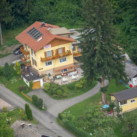 Fruehstueckspension Blasge Bodensdorf Bagian luar foto