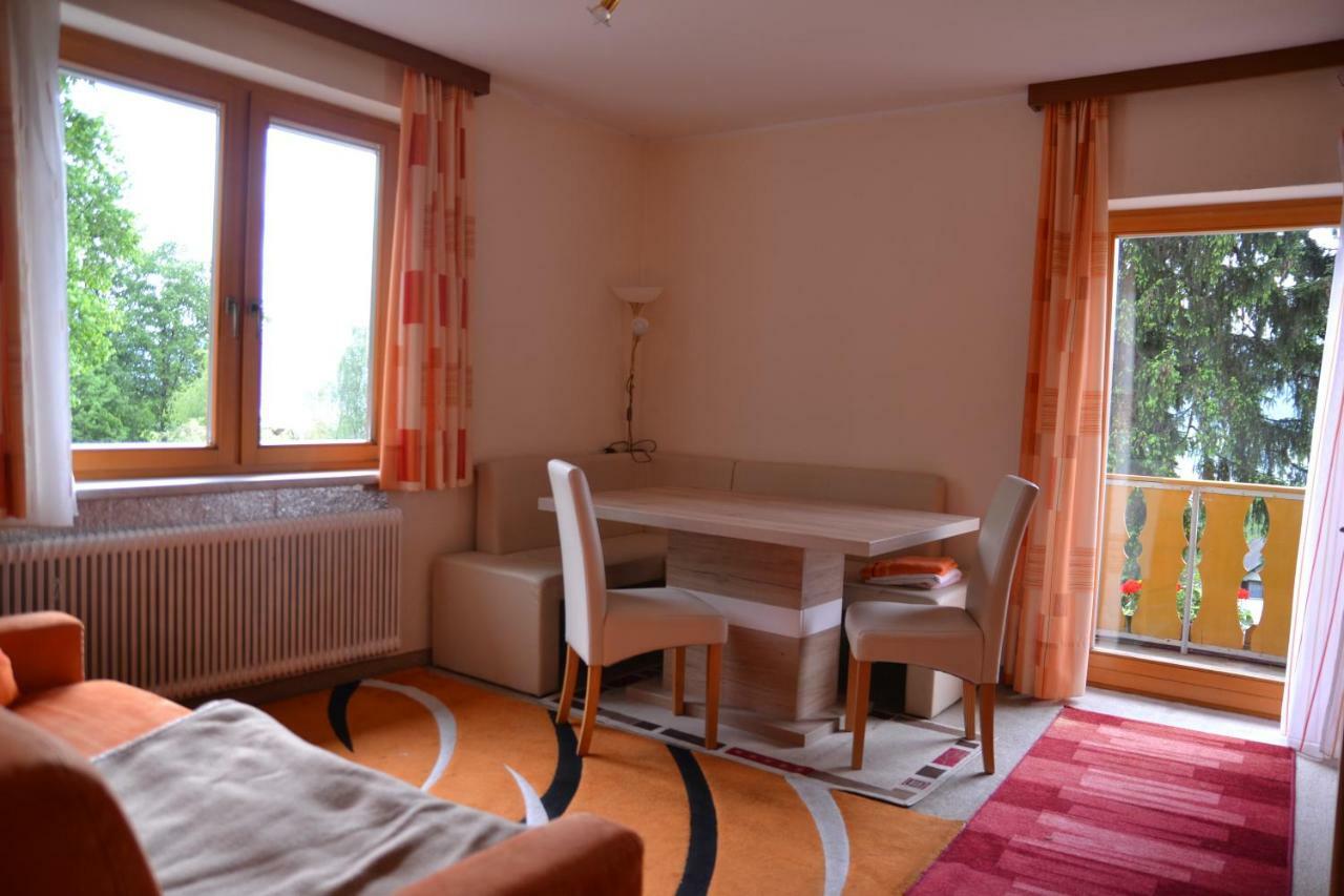 Fruehstueckspension Blasge Bodensdorf Bagian luar foto