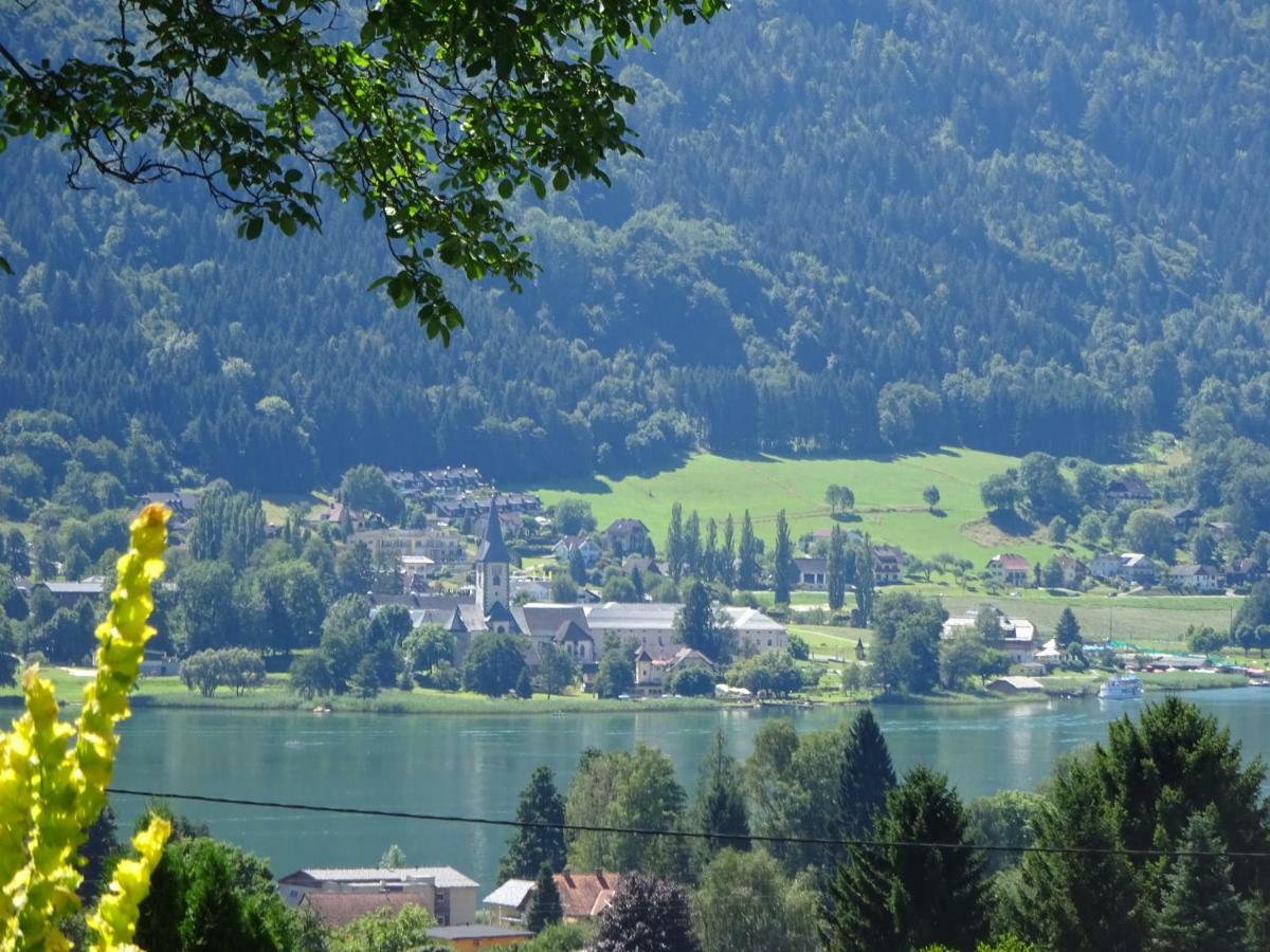 Fruehstueckspension Blasge Bodensdorf Bagian luar foto